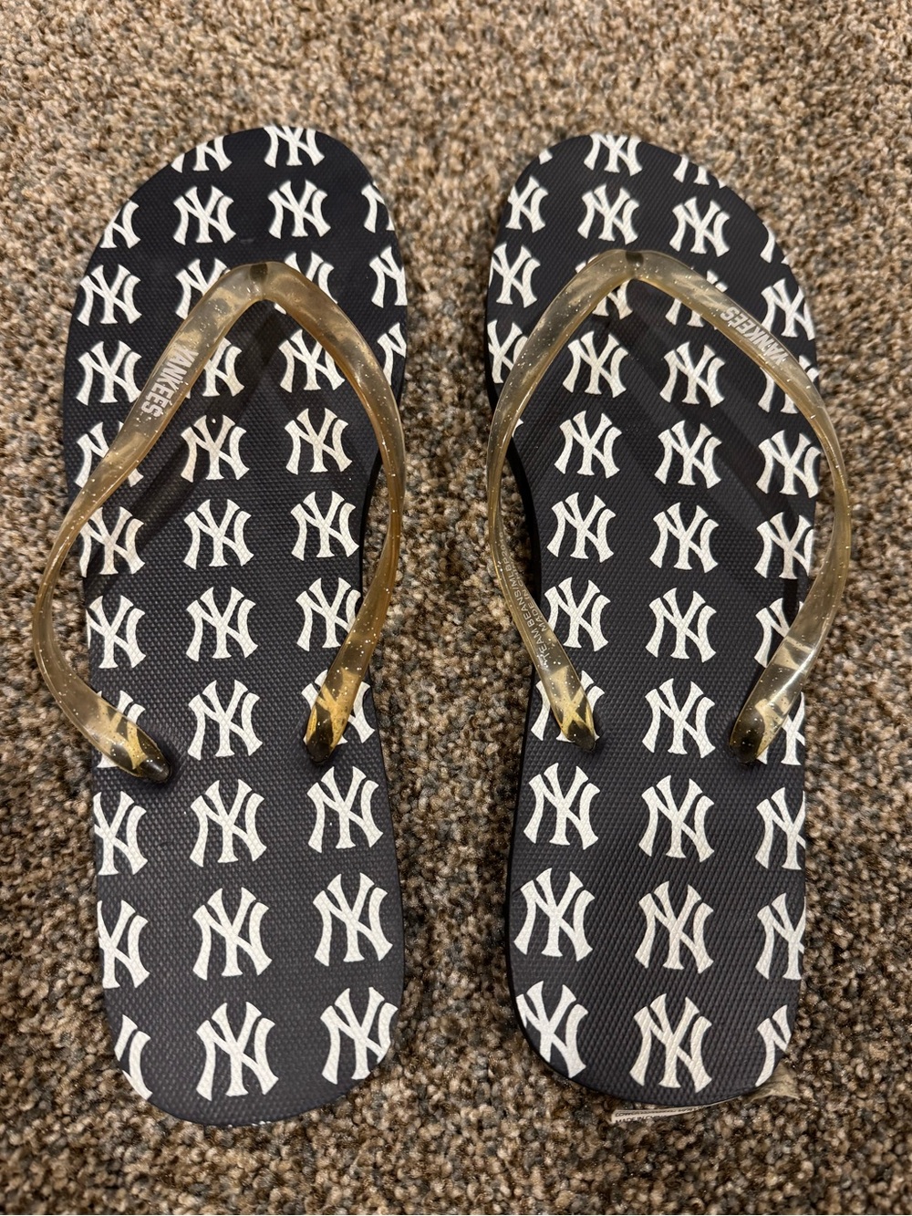 New York Yankees Women’s Black & Gold Logo Flip Flops size XL (9.5) 11” long